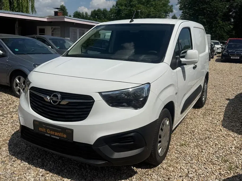 Gebraucht Opel Combo 102 PS (75 kW) 2019 Weiß Van / Kleinbus