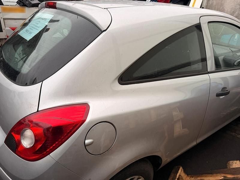 Gebraucht Opel Corsa 60 PS (44 kW) 2009 Silber Kleinwagen