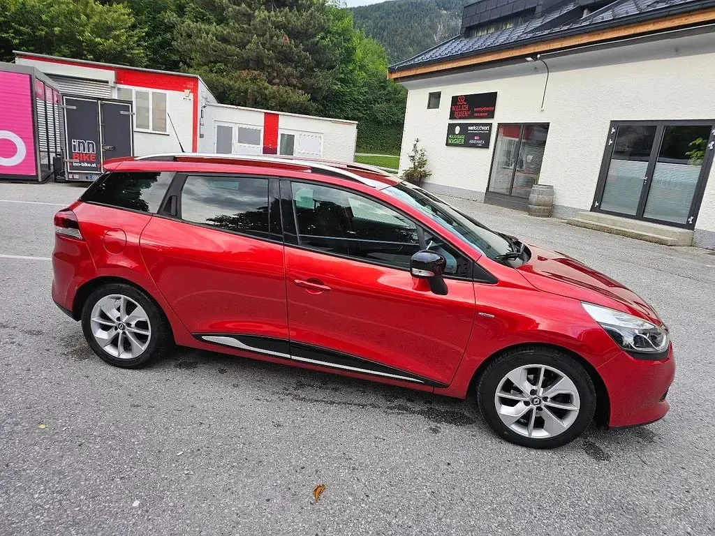Gebraucht Renault Clio Life 75 PS (55 kW) 2016 Rot Limousine
