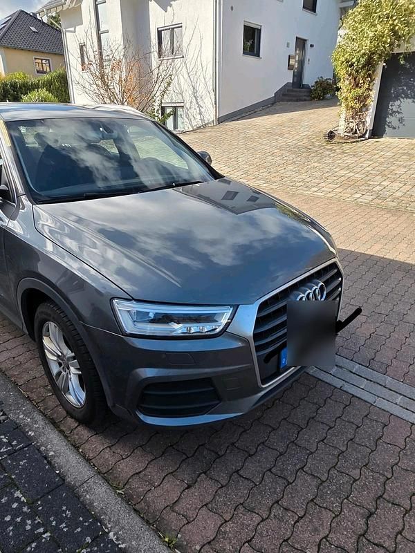 Grau Gebraucht 2016 Audi Q3 SUV | 11.500 € (Superpreis) - Bild 1/4