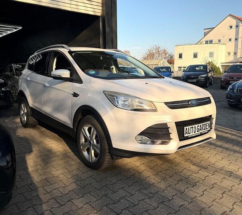 Gebraucht Ford Kuga SYNC Edition 150 PS (110 kW) 2016 Weiß SUV