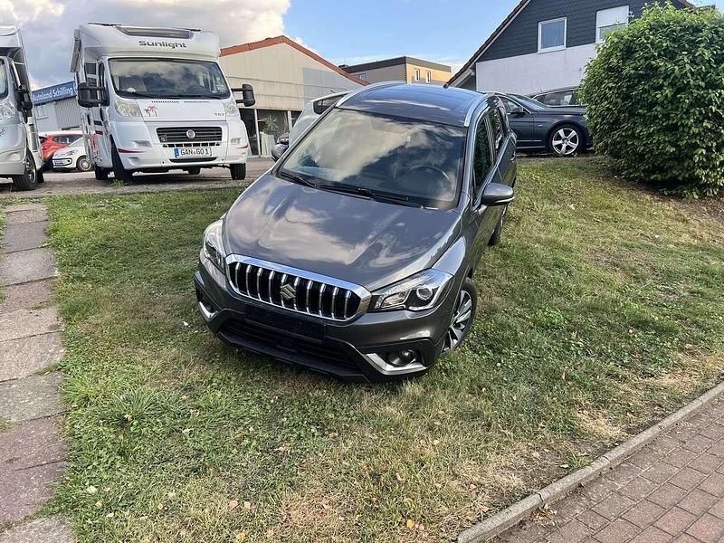 Grau Gebraucht 2017 Suzuki SX4 S-Cross Comfort SUV | 12.950 € (Fairer Preis) - Bild 1/4