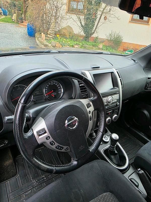 Gebraucht Nissan X-Trail 150 PS (110 kW) 2012 Grau SUV