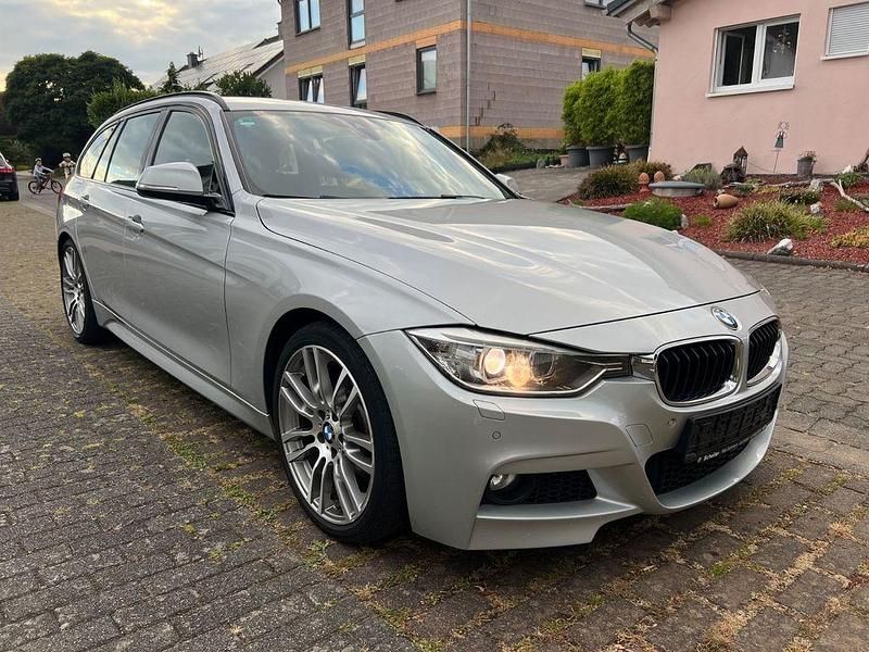 Gebraucht BMW 330 M Sport 258 PS (189 kW) 2012 Silber Kombi