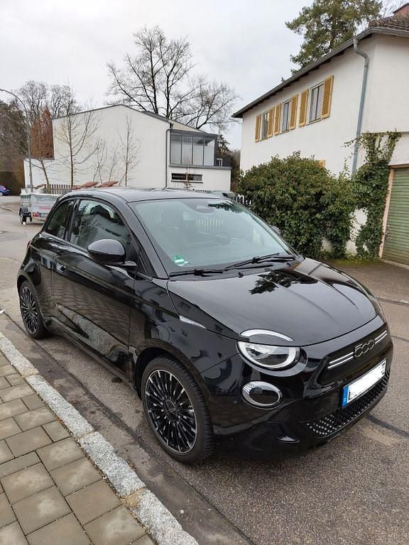 Schwarz Gebraucht 2023 Fiat 500e Kleinwagen | 17.000 € (Superpreis) - Bild 1/4
