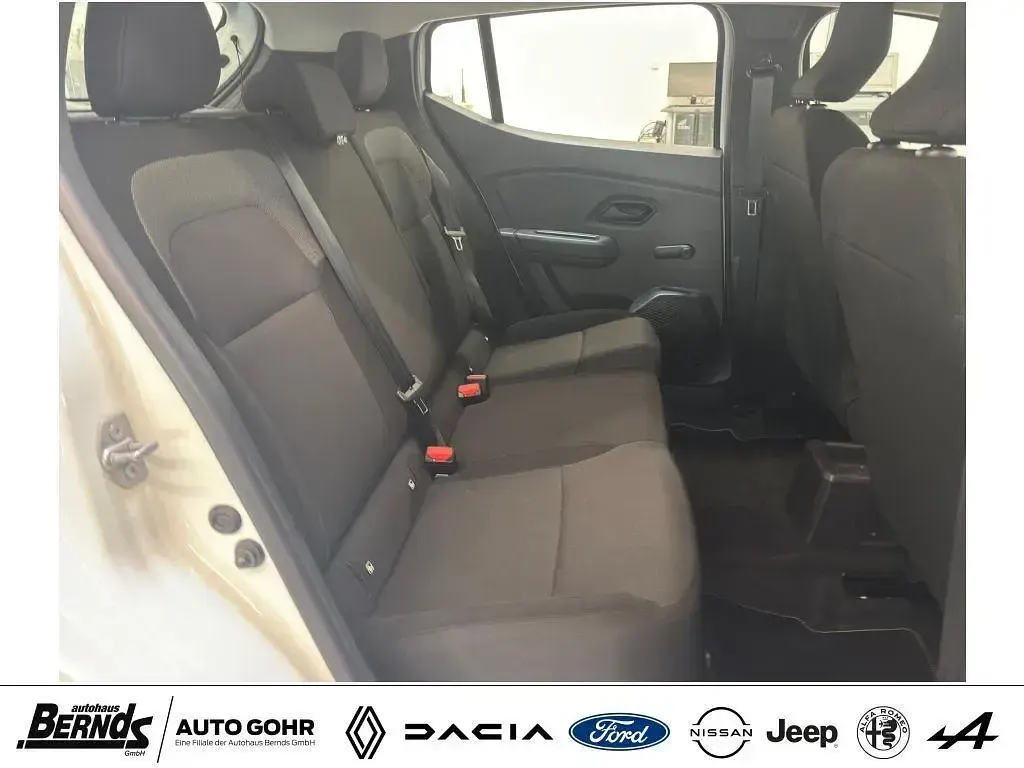 Gebraucht Dacia Sandero Essentiel 91 PS (66 kW) 2024 Weiß Kleinwagen