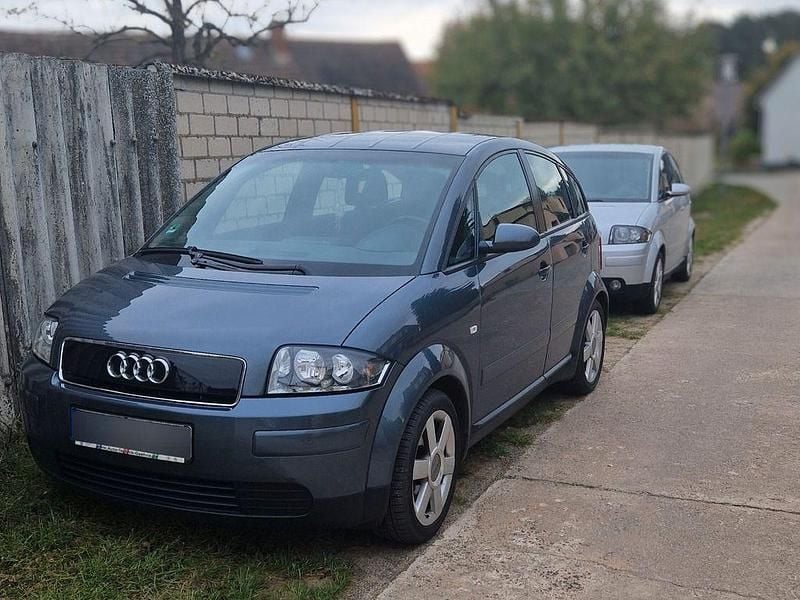 Grau Gebraucht 2002 Audi A2 Comfort Kleinwagen | 3.850 € (Fairer Preis) - Bild 1/4