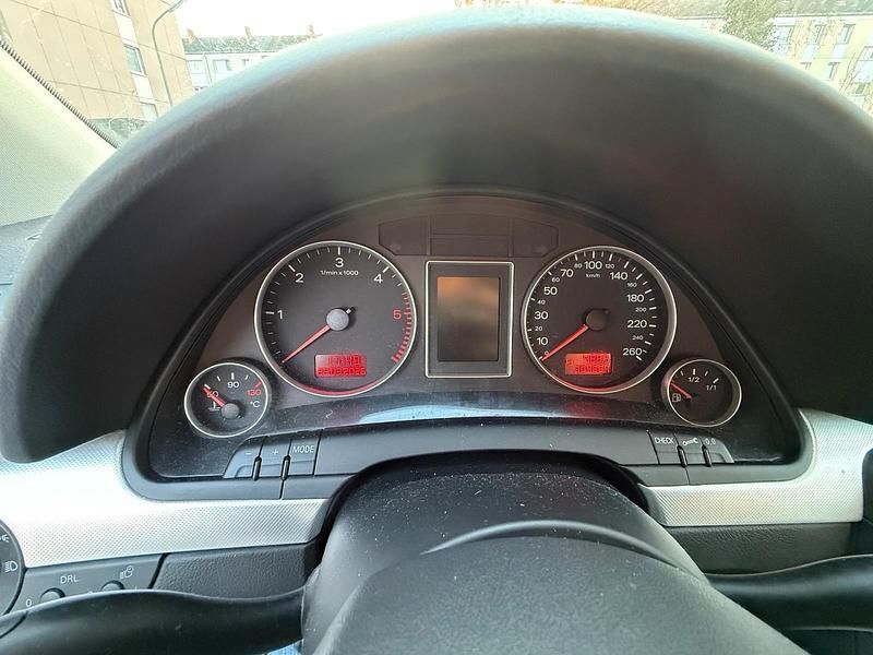 Gebraucht Audi A4 140 PS (102 kW) 2005 Schwarz Kombi