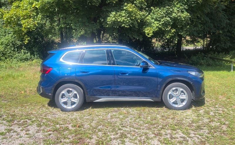 Blau Gebraucht 2024 BMW X1 xLine SUV | 37.700 € (Guter Preis) - Bild 1/4