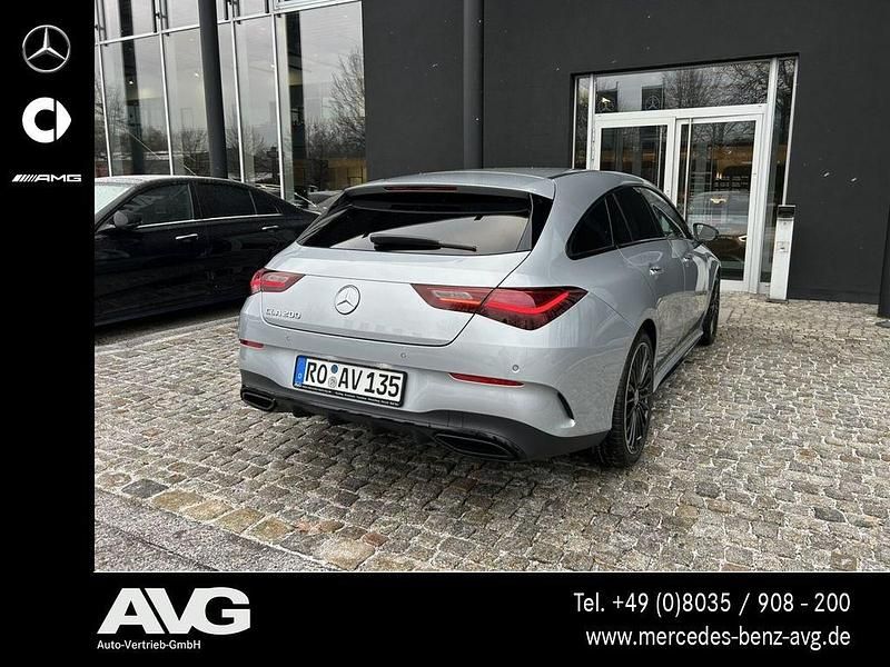 Gebraucht Mercedes CLA200 Shooting Brake AMG line 163 PS (119 kW) 2025 Silber Kombi