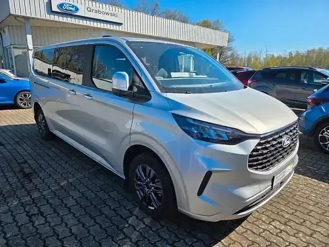 Gebraucht Ford Tourneo Custom Titanium 136 PS (100 kW) 2025 Silber Van