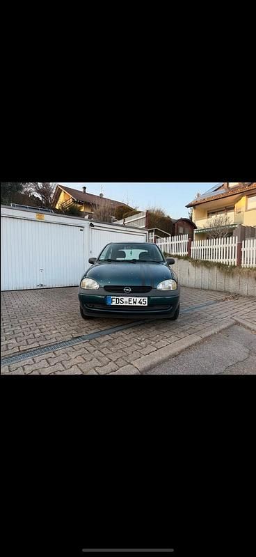 Grün Gebraucht 1998 Opel Corsa Kleinwagen | 629 € (Fairer Preis) - Bild 1/4