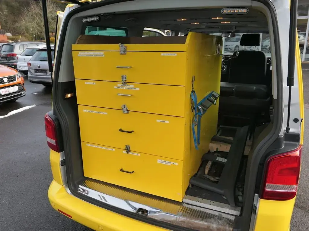 Gebraucht VW Multivan 179 PS (131 kW) 2011 Gelb Van / Kleinbus