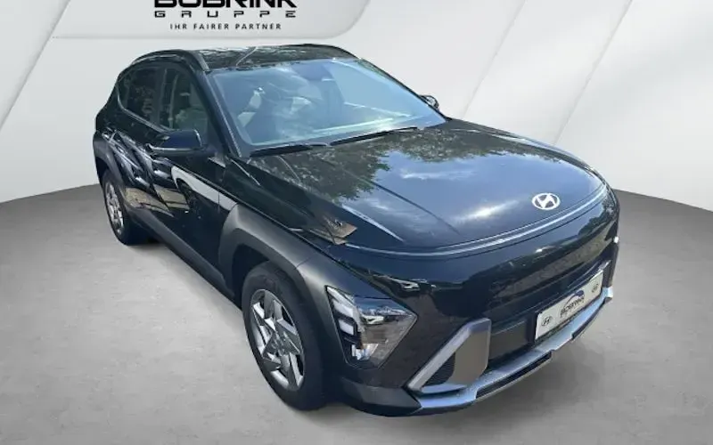 Gebraucht Hyundai Kona Trend 120 PS (88 kW) 2023 Schwarz SUV