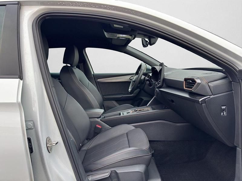 Gebraucht Cupra Leon 150 PS (110 kW) 2025 Glacial weiß metallic (metallic) Limousine