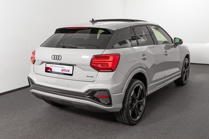 Gebraucht Audi Q2 S-Line 150 PS (110 kW) 2024 Individuallackierungen audi exclusive SUV