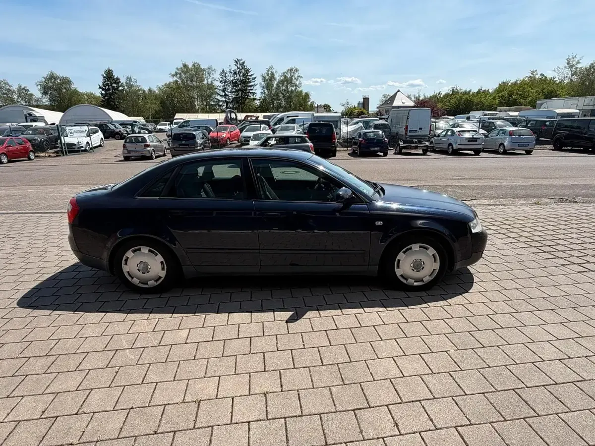 Gebraucht Audi A4 Comfort 179 PS (131 kW) 2001 Blau Limousine