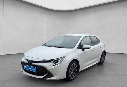 Gebraucht Toyota Corolla Team 116 PS (85 kW) 2021 Weiß Limousine
