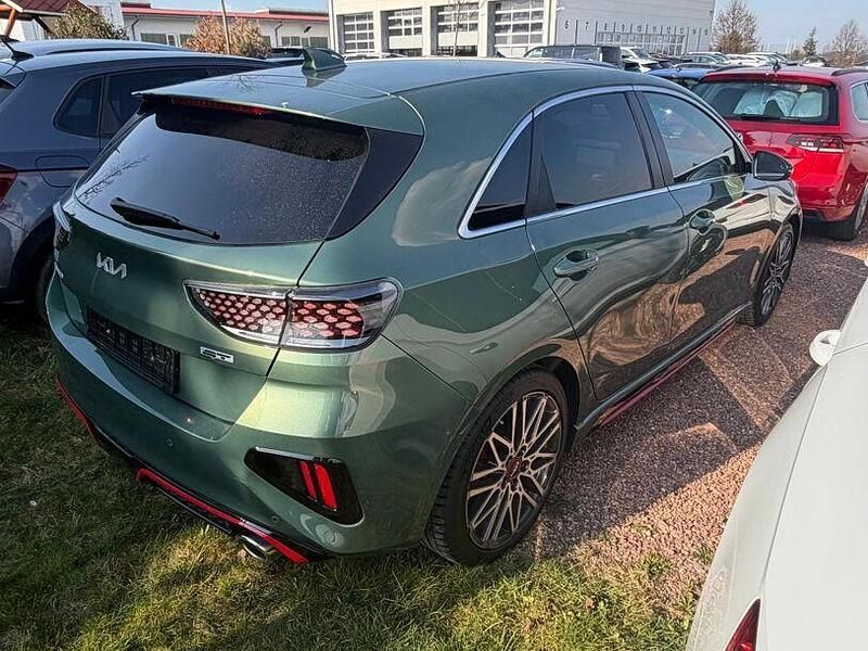 Gebraucht Kia Ceed GT GT 204 PS (150 kW) 2023 Experience green met. Limousine