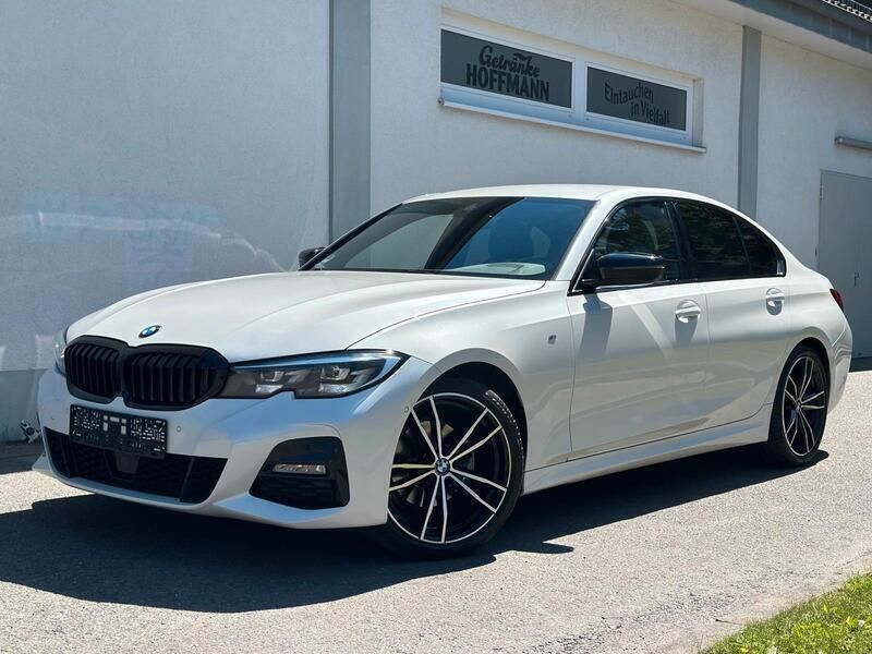 Weiß Gebraucht 2021 BMW 320 M Sport Limousine | 31.500 € (Guter Preis) - Bild 1/4