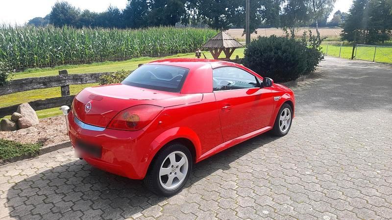 Gebraucht Opel Tigra 90 PS (66 kW) 2007 Rot Cabrio