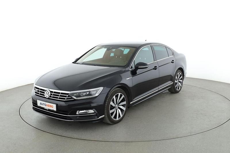 Schwarz Gebraucht 2016 VW Passat Highline Limousine | 21.910 € (Etwas zu teuer) - Bild 1/3