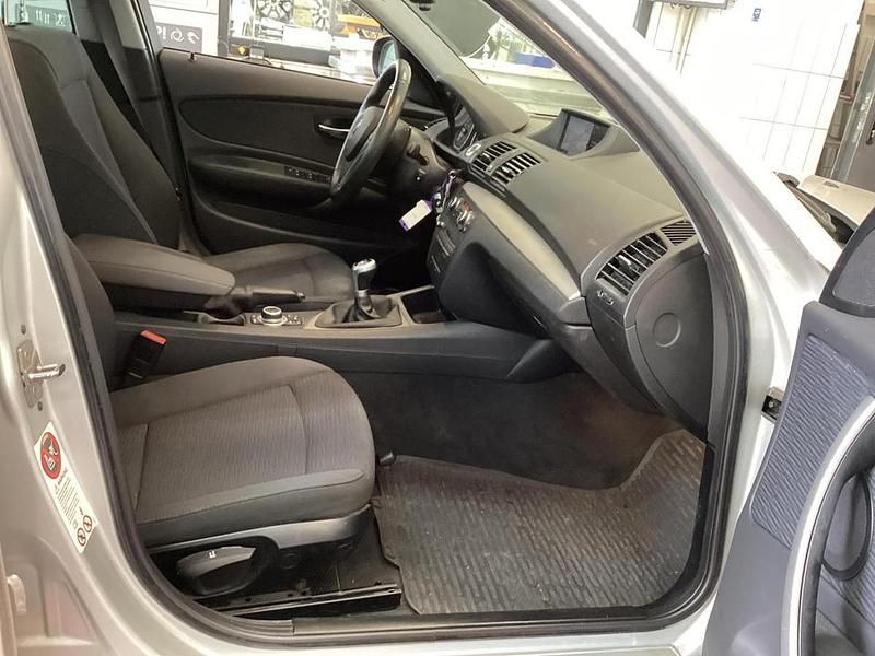 Titansilber Gebraucht 2010 BMW 118 Advantage Kleinwagen | 4.790 € (Fairer Preis) - Bild 1/4