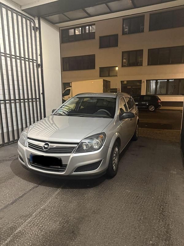 Gebraucht Opel Astra 116 PS (85 kW) 2009 Silber Kombi
