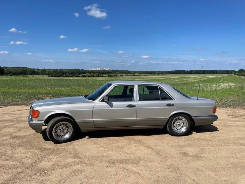 Silber Gebraucht 1986 Mercedes S300 Limousine | 8.500 € - Bild 1/4