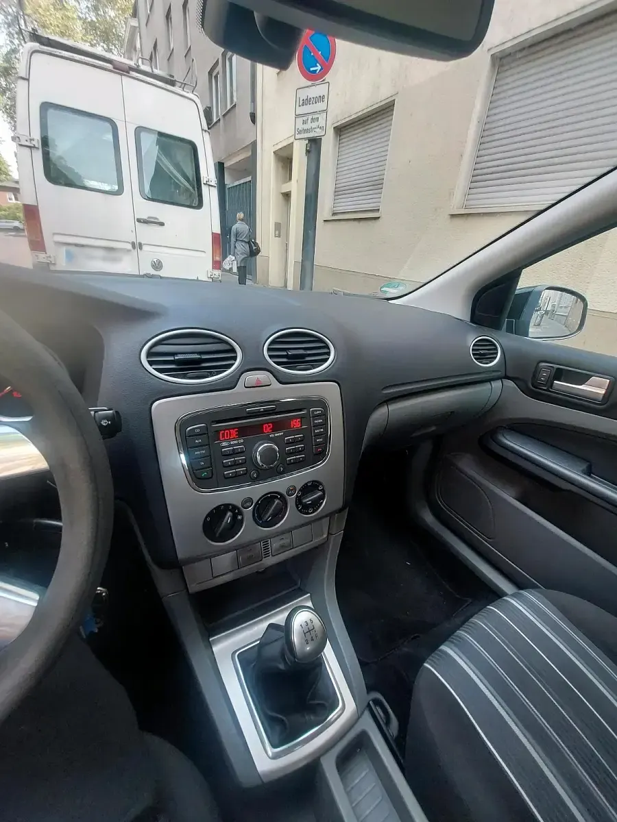 Usata Ford Focus 101 CV (74 kW) 2010 Nero Station wagon