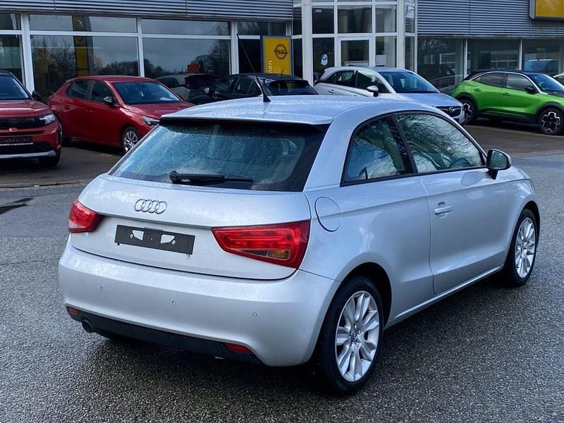 Gebraucht Audi A1 Ambition 105 PS (77 kW) 2011 Silber Kleinwagen