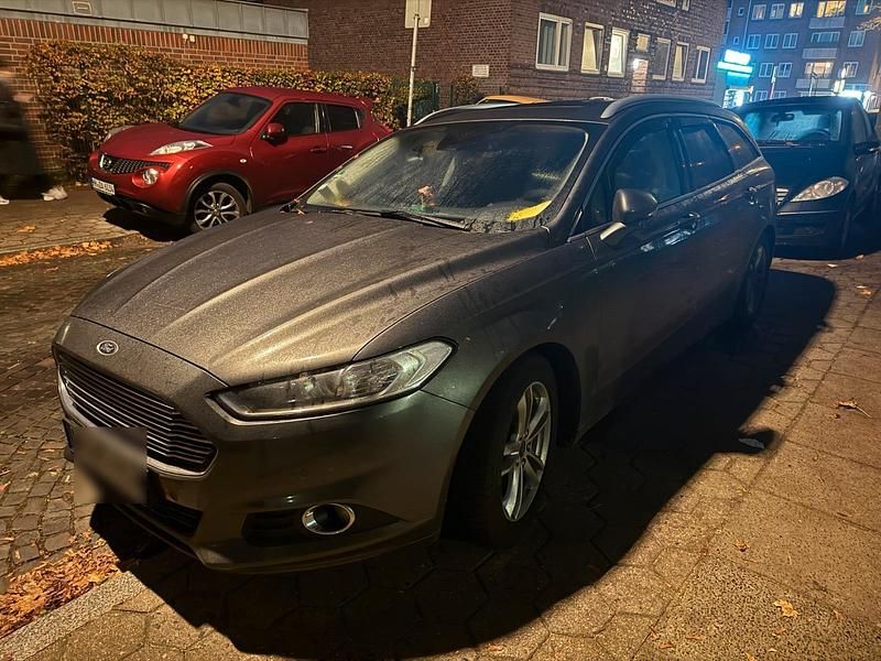 Silber Gebraucht 2017 Ford Mondeo Kombi | 9.999 € - Bild 1/4