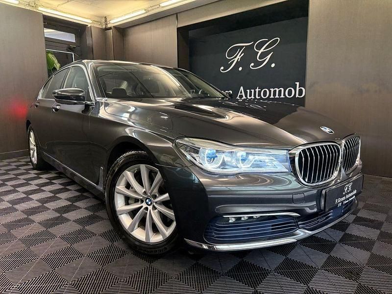Grau Gebraucht 2016 BMW 730 Limousine | 27.999 € (Guter Preis) - Bild 1/4