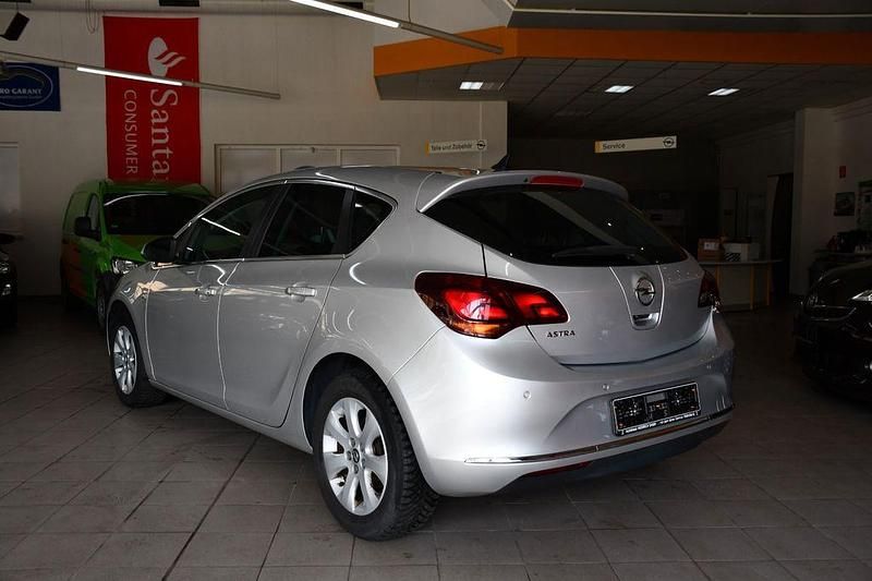 Gebraucht Opel Astra Exklusiv 120 PS (88 kW) 2015 Silber Limousine
