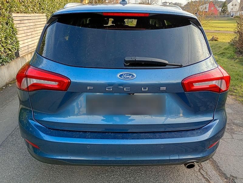 Gebraucht Ford Focus Titanium 125 PS (91 kW) 2020 Schwarz Kombi