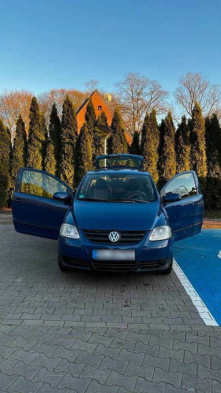 Second-hand VW Fox 55 CP (40 kW) 2005 Albastru Hatchback