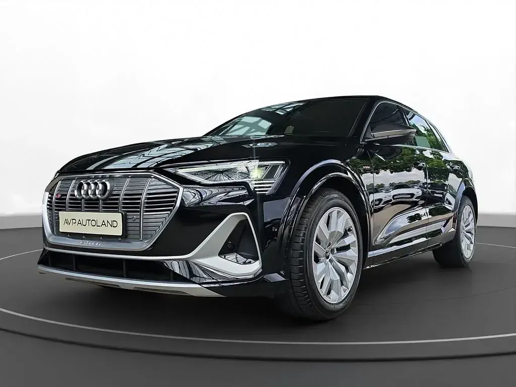 Gebraucht Audi e-tron Ambiente 369 kW (503 PS) 2022 Brillantschwarz SUV