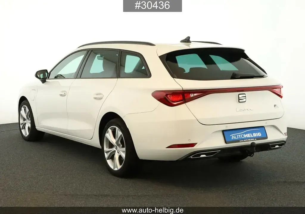 Używany Seat Leon FR 204 KM (150 kW) 2022 Biały Kombi