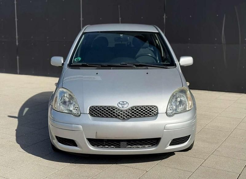 Gebraucht Toyota Yaris Sol 87 PS (63 kW) 2003 Silver mica metallic Kleinwagen