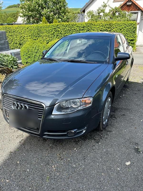 Grau Gebraucht 2006 Audi A4 Limousine | 3.920 € (Fairer Preis) - Bild 1/4