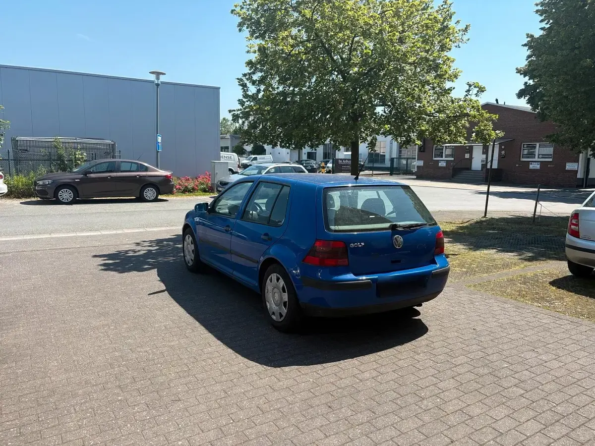 Gebraucht VW Golf IV 75 PS (55 kW) 2001 Blau Limousine