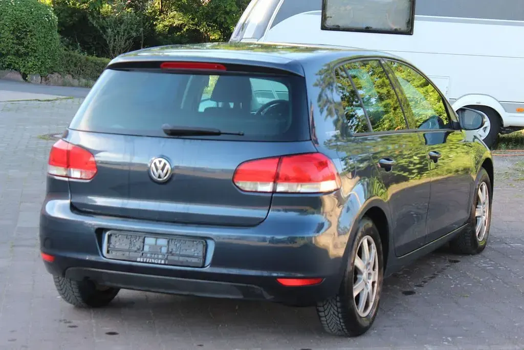 Używany VW Golf VI Team 105 KM (77 kW) 2010 Niebieski Hatchback