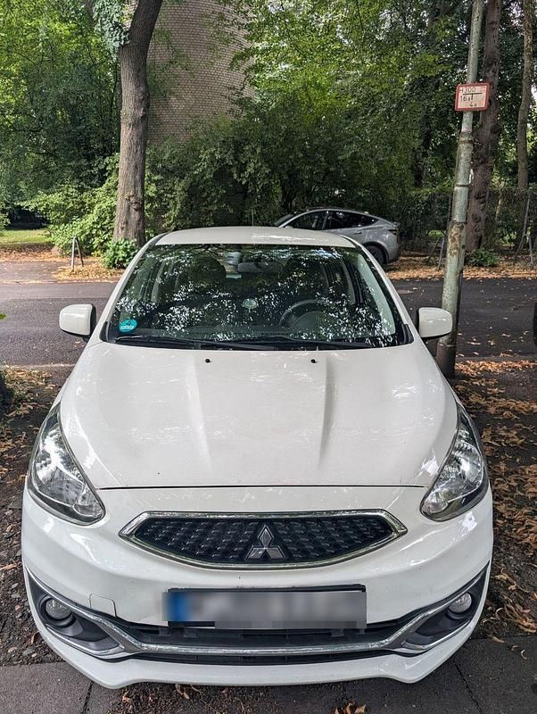 Weiß Gebraucht 2017 Mitsubishi Space Star Active Kleinwagen | 4.700 € (Guter Preis) - Bild 1/4