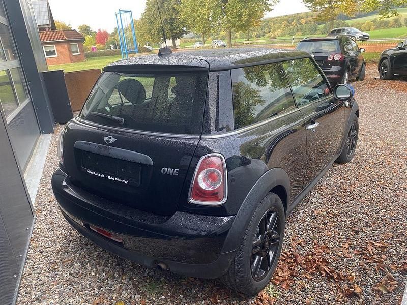 Gebraucht Mini ONE 75 PS (55 kW) 2014 Schwarz Kleinwagen