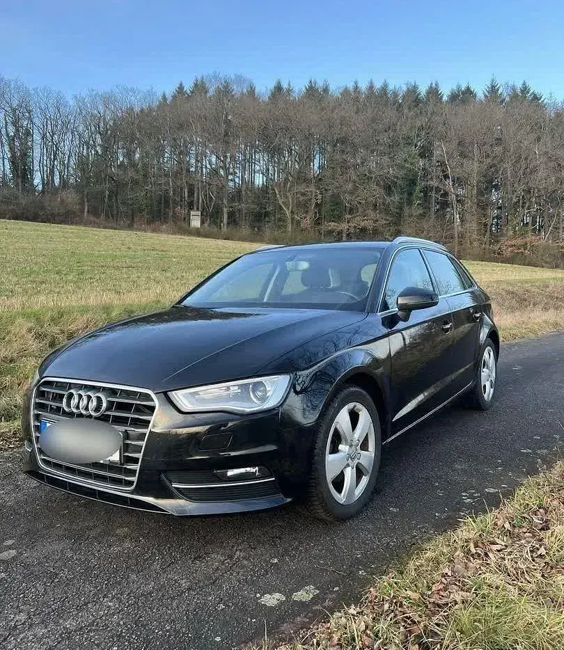 Second-hand Audi A3 Ambiente 150 CP (110 kW) 2015 Negru Berlinǎ