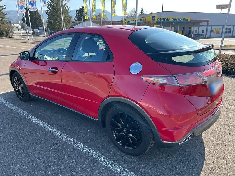 Gebraucht Honda Civic 100 PS (73 kW) 2010 Rot Limousine