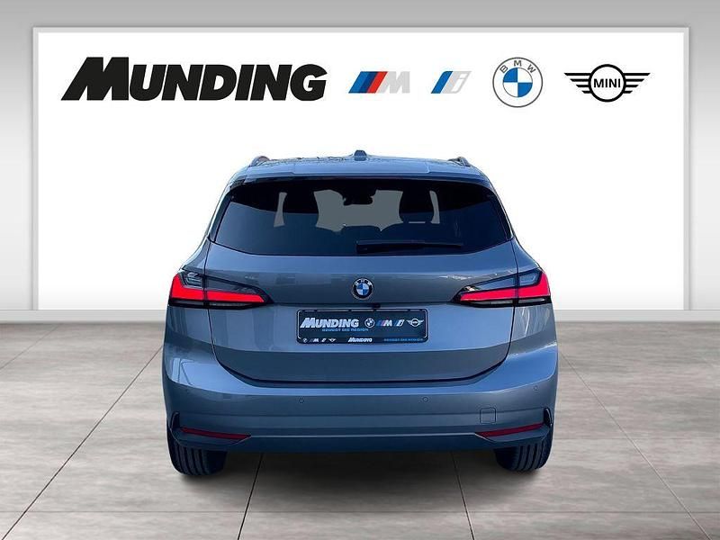 Neu BMW 218 136 PS (100 kW) 2026 Grau Van / Kleinbus