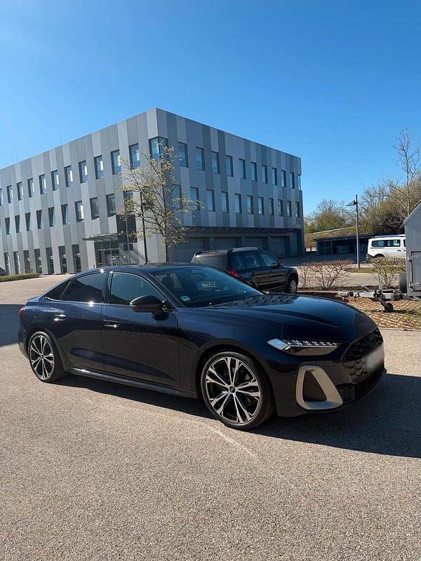 Gebraucht Audi A5 Edition .1 150 PS (110 kW) 2024 Blau Limousine