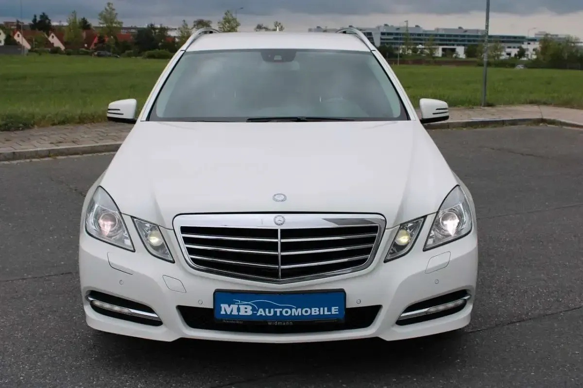 Usata Mercedes E250 Avantgarde 204 CV (150 kW) 2011 Bianco Station wagon