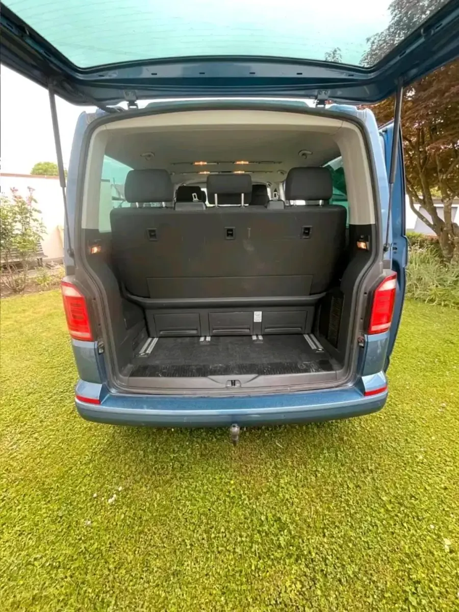 Gebraucht VW Multivan 150 PS (110 kW) 2017 Blau Van / Kleinbus